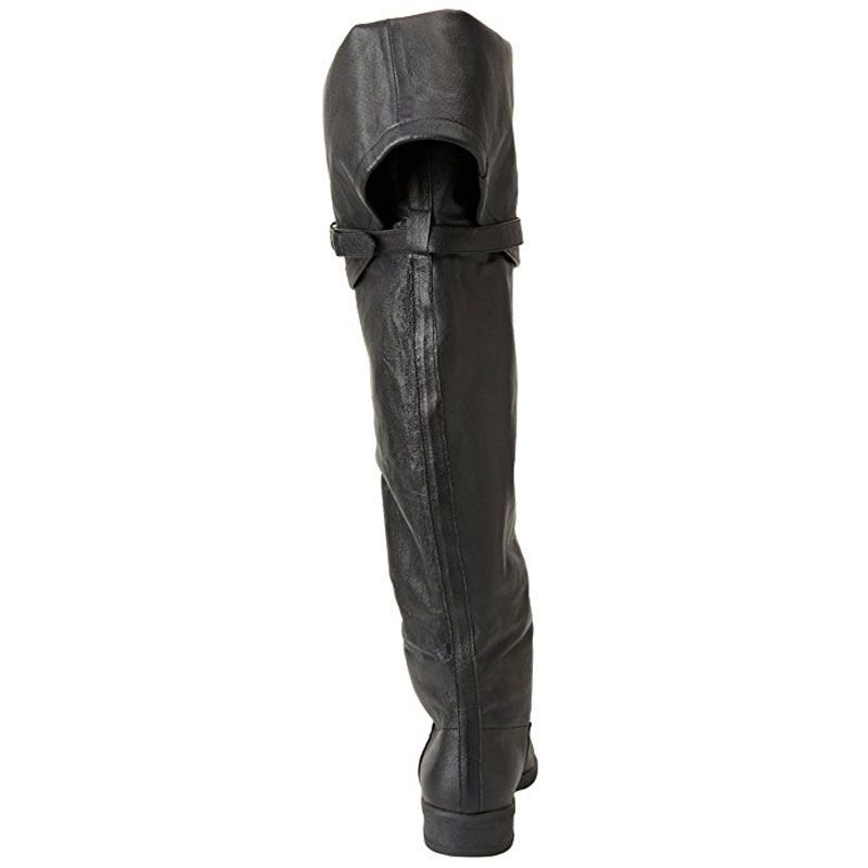 homme en cuir et cuissarde