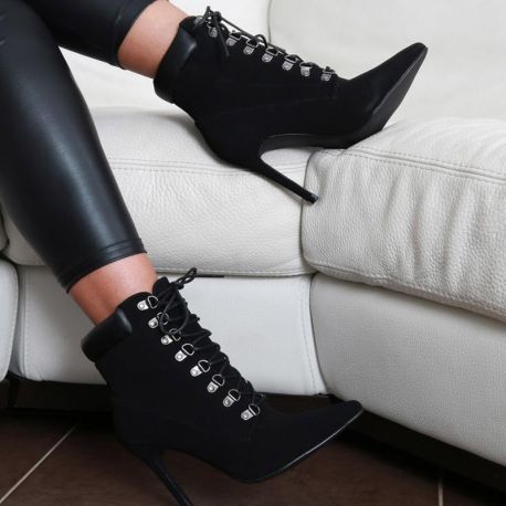 talon aiguille lacet
