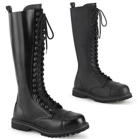 hommes en bottes