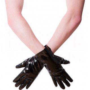 Gants courts en vinyle noir, accessoire fétiche pour un look sexy et audacieux.