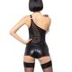 Une femme confiante et élégante porte un combishort en faux cuir et résille Catanzaro