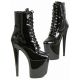 Chaussures dominatrice talon haut noires vernies laçage.
